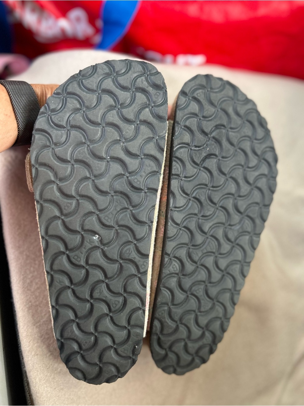 Birkenstock Arizona women’s Suede Sandals in gray with Floral design size 7(38) - Picture 6 of 7
